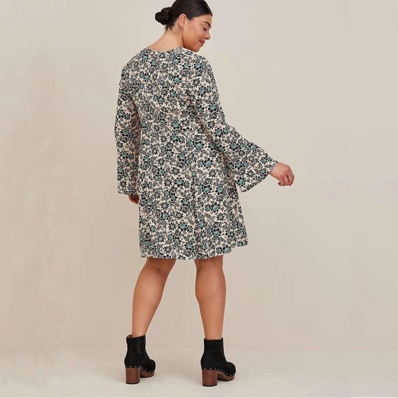 Torrid - ACAS GRY FLRL GZ LS
LACEUP SKTR 0 MULTI
FLORAL - Picture 3 of 12